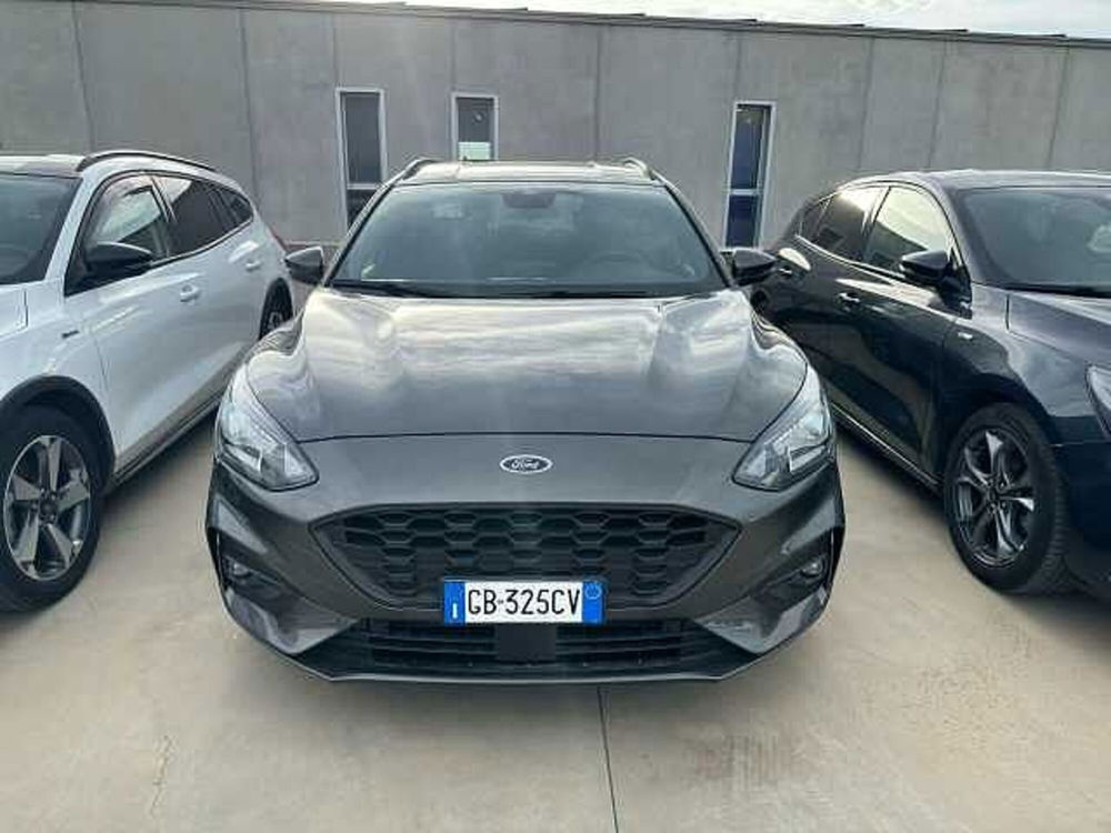 Ford Focus Station Wagon 1.0 EcoBoost 125 CV SW ST-Line  del 2020 usata a Cagliari (2)