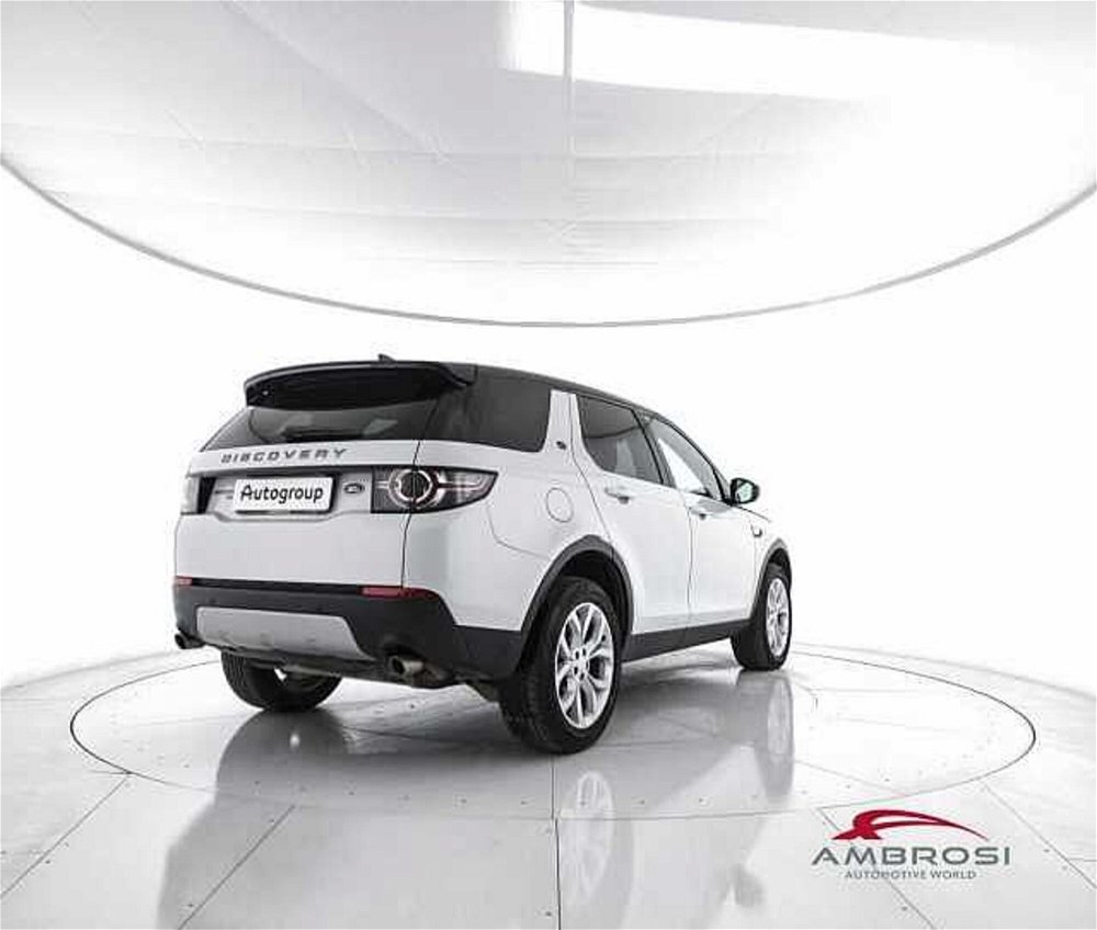 Land Rover Discovery Sport 2.0 TD4 150 CV HSE  del 2017 usata a Corciano (3)