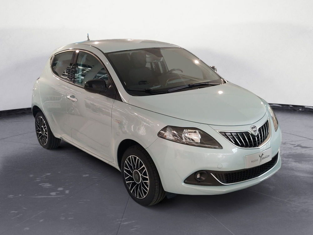 Lancia Ypsilon nuova a Pordenone (7)