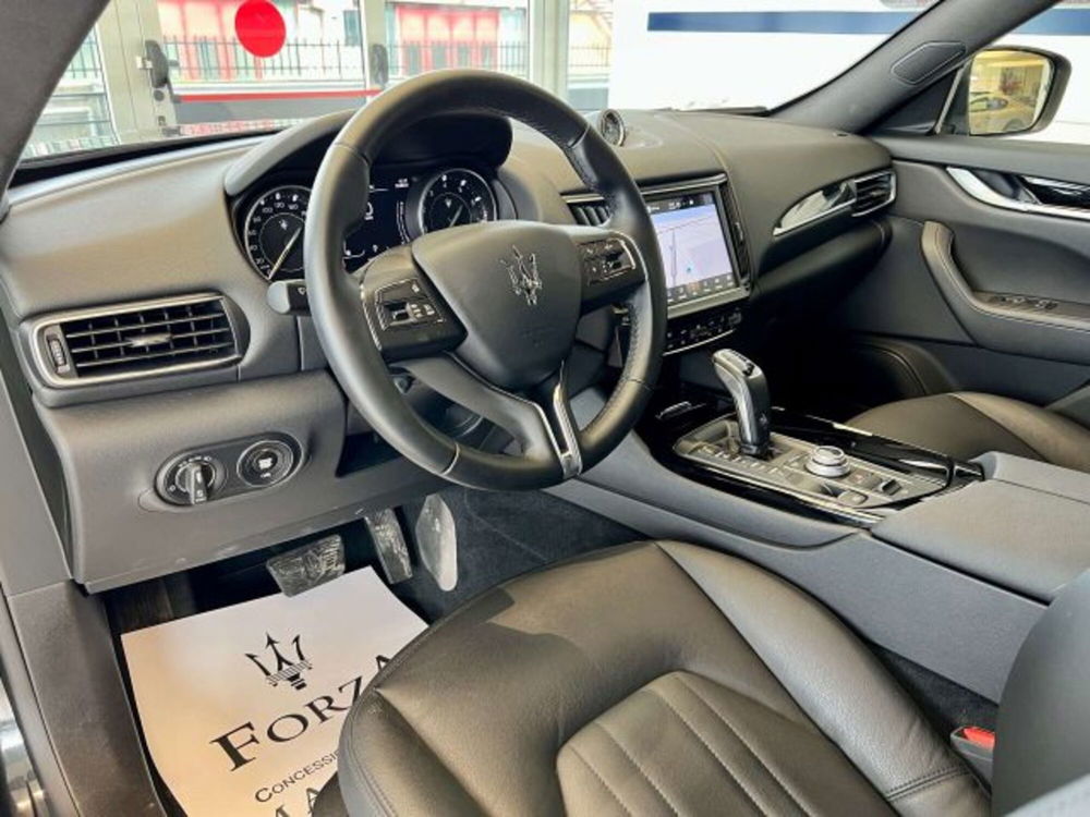 Maserati Levante usata a Torino (9)