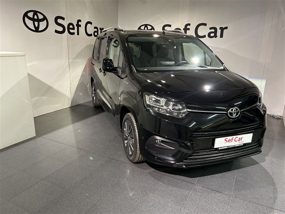 Toyota Proace City Verso Electric City Verso Electric 50kWh L1 Short D Luxury nuova a Milano (3)