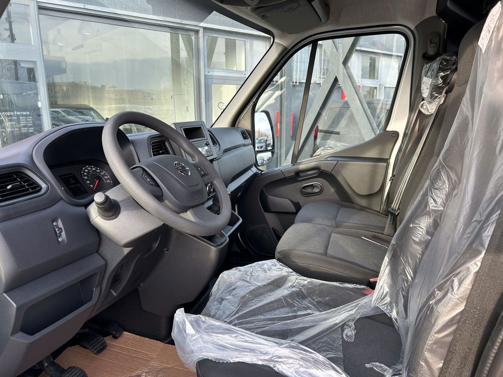 Nissan Interstar Furgone nuova a Ferrara (7)