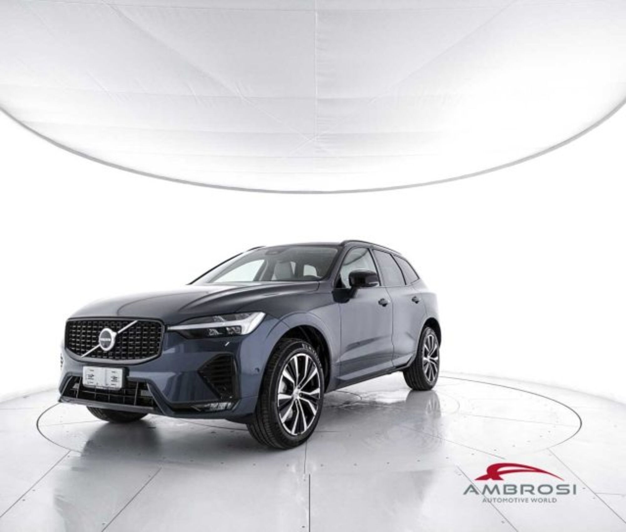 Volvo XC60 B4 (d) AWD automatico Ultimate Dark nuova a Corciano