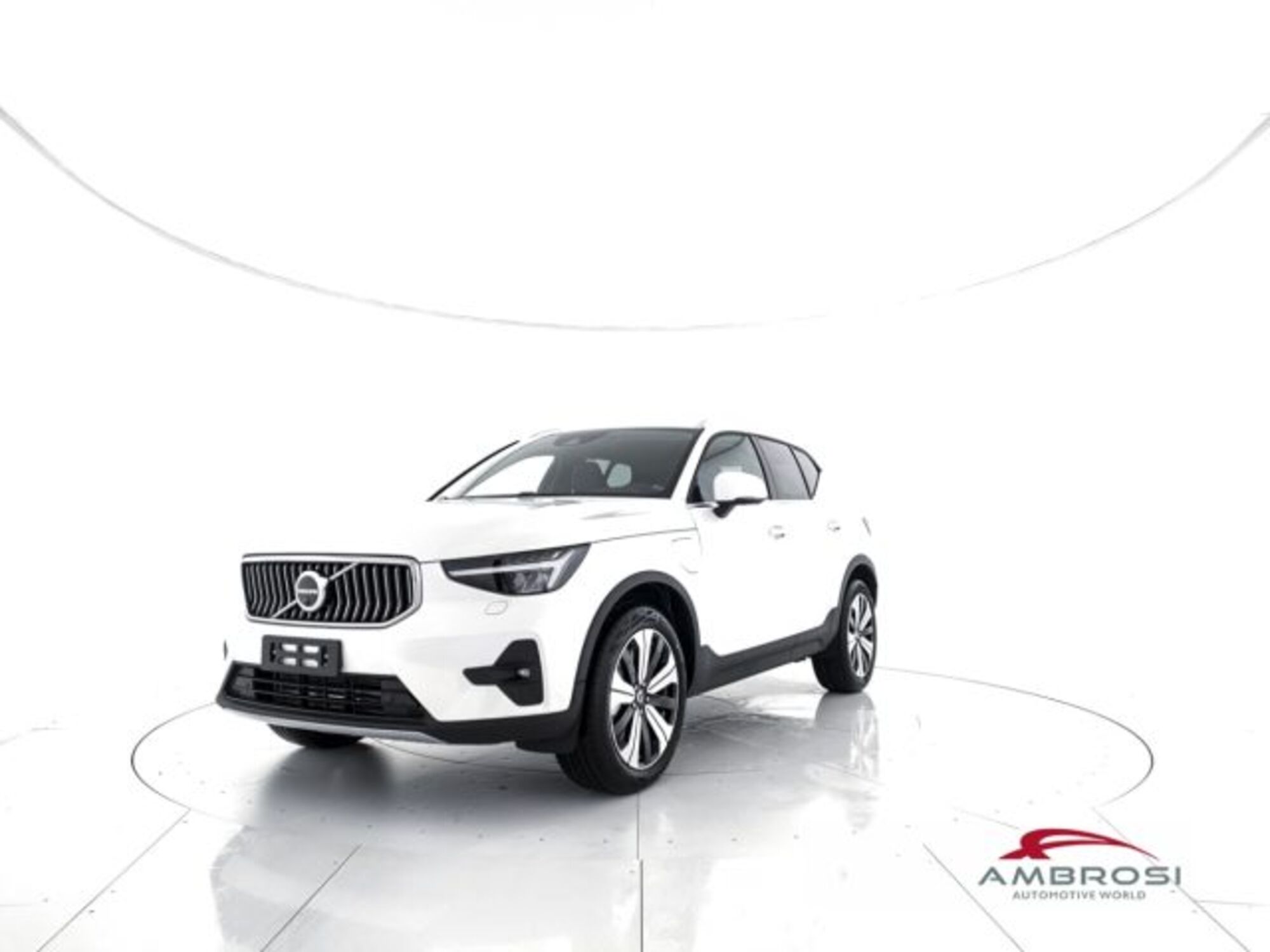 Volvo XC40 B3 automatico Ultimate Dark  nuova a Corciano