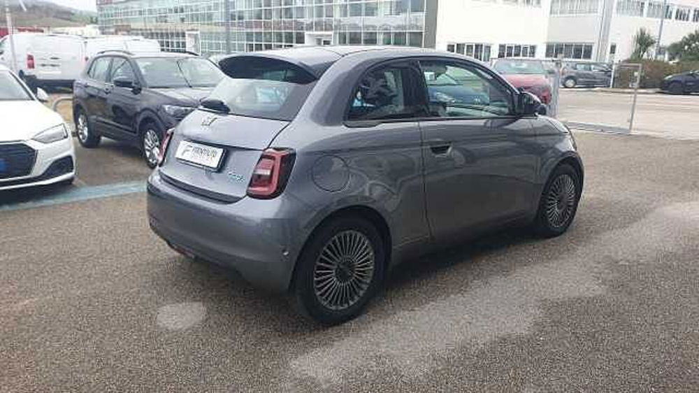 Fiat 500e Icon Berlina 42 kWh  del 2022 usata a Ancona (5)