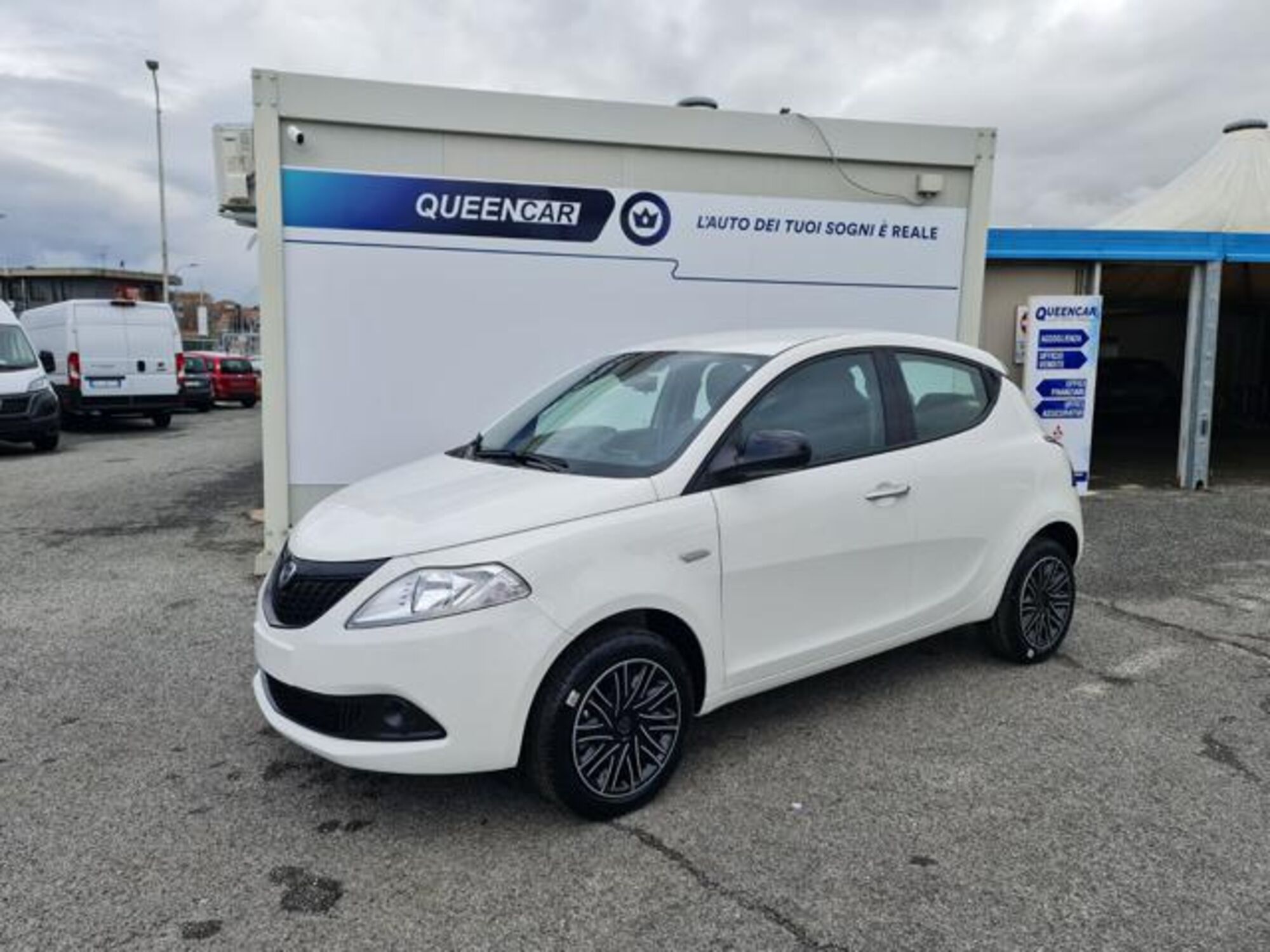 Lancia Ypsilon 1.0 FireFly 5 porte S&amp;S Hybrid Ecochic Gold  nuova a Pianezza