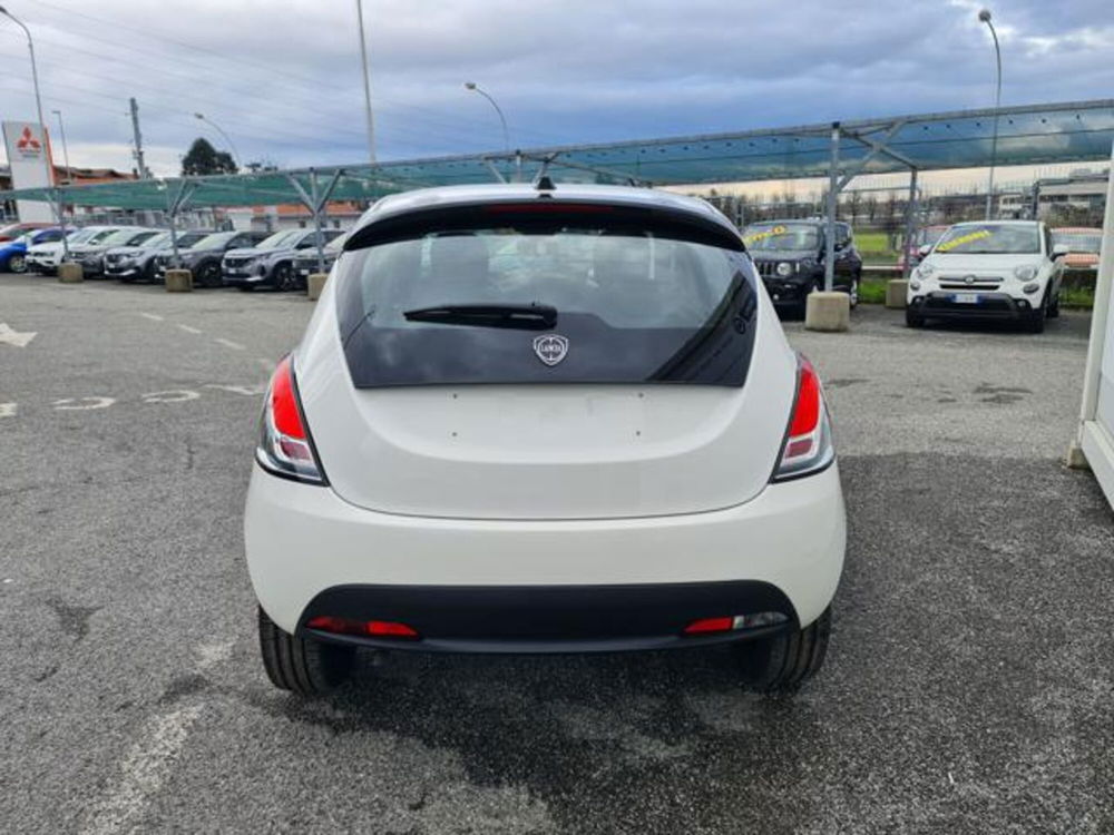 Lancia Ypsilon nuova a Torino (7)