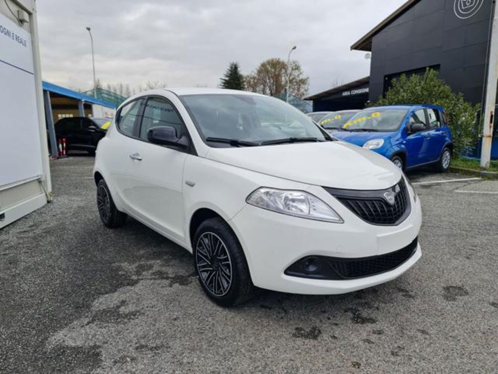 Lancia Ypsilon nuova a Torino (9)