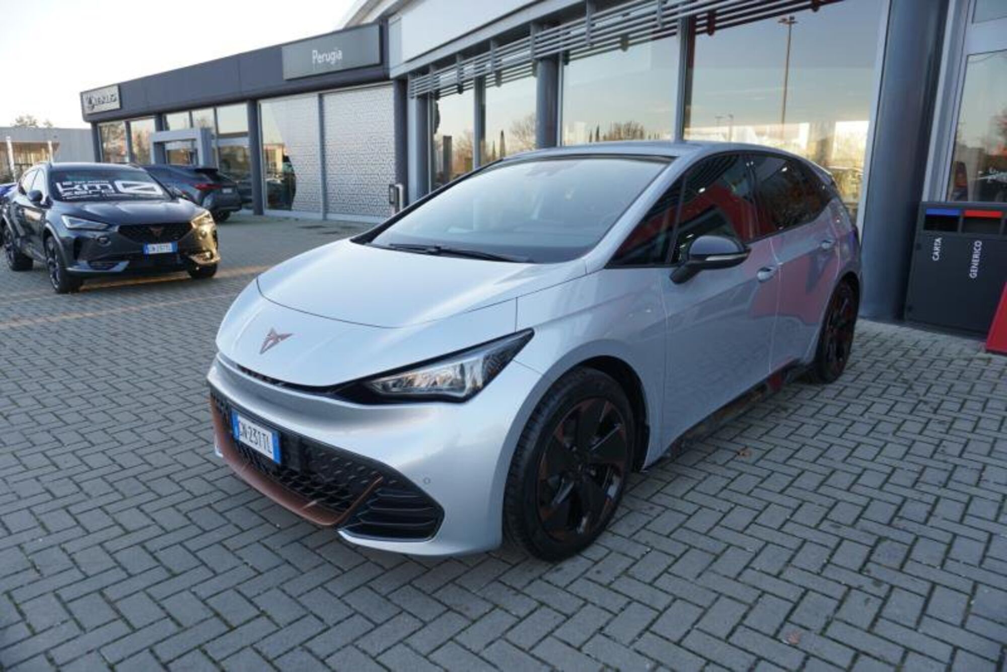 Cupra Born Born 58kWh 204CV del 2023 usata a Perugia