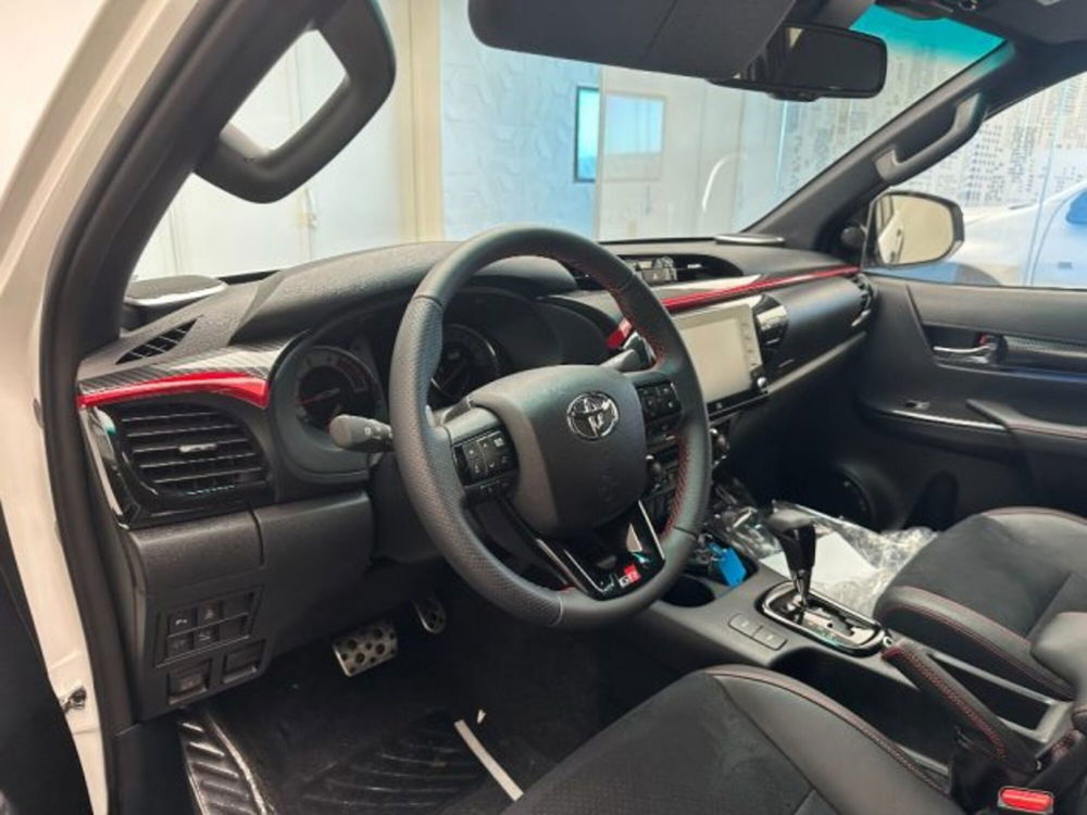 Toyota Hilux nuova a Cuneo (9)