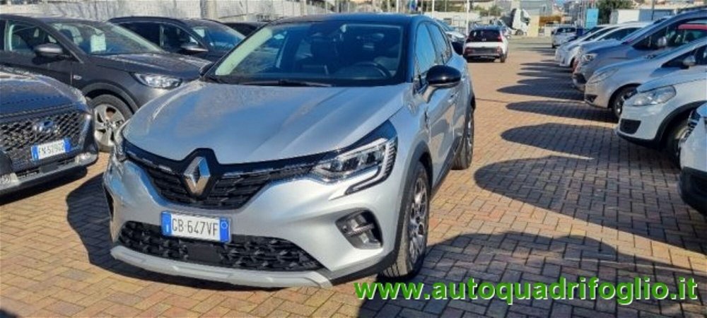 Renault Captur TCe 155 CV EDC FAP Intens  del 2020 usata a Savona (2)