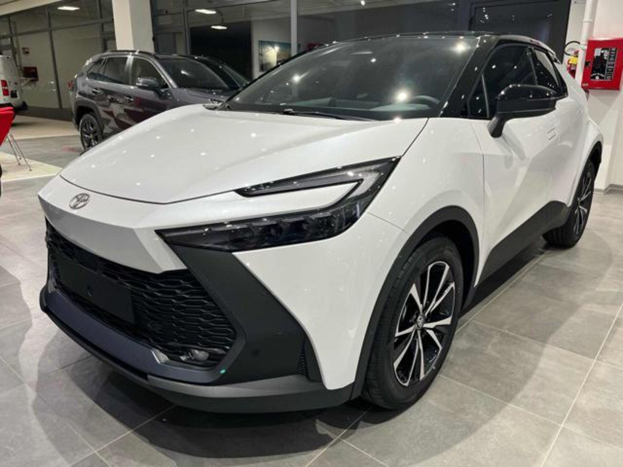 Toyota Toyota C-HR 2.0 hv Trend fwd e-cvt nuova a Bra