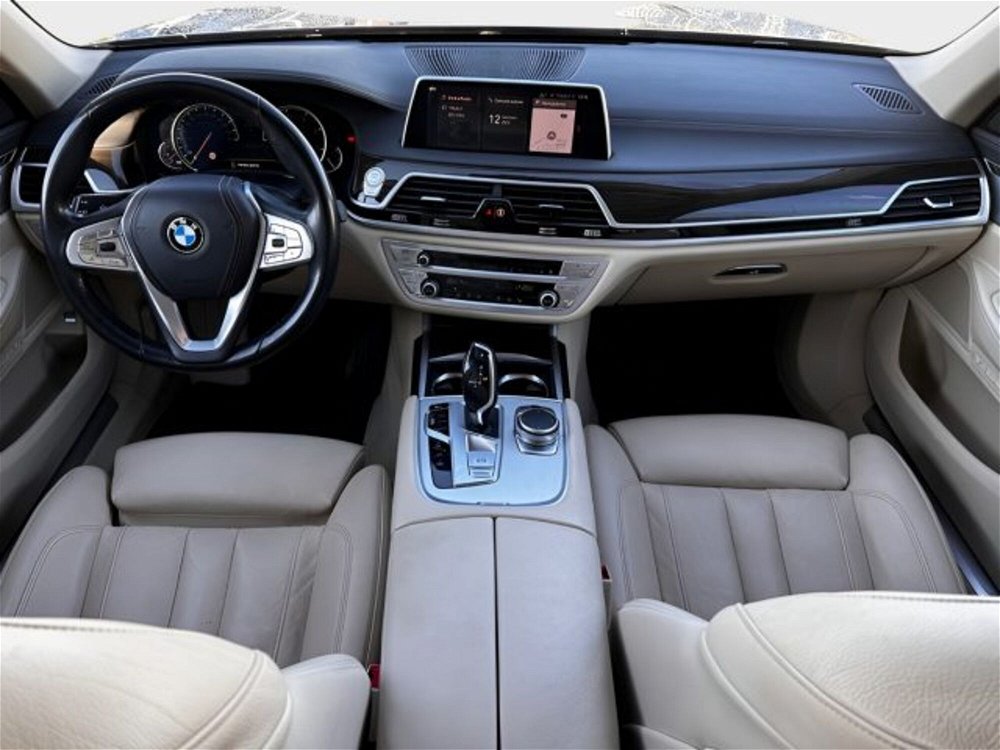 BMW Serie 7 730d xDrive Luxury  del 2019 usata a Monteriggioni (4)