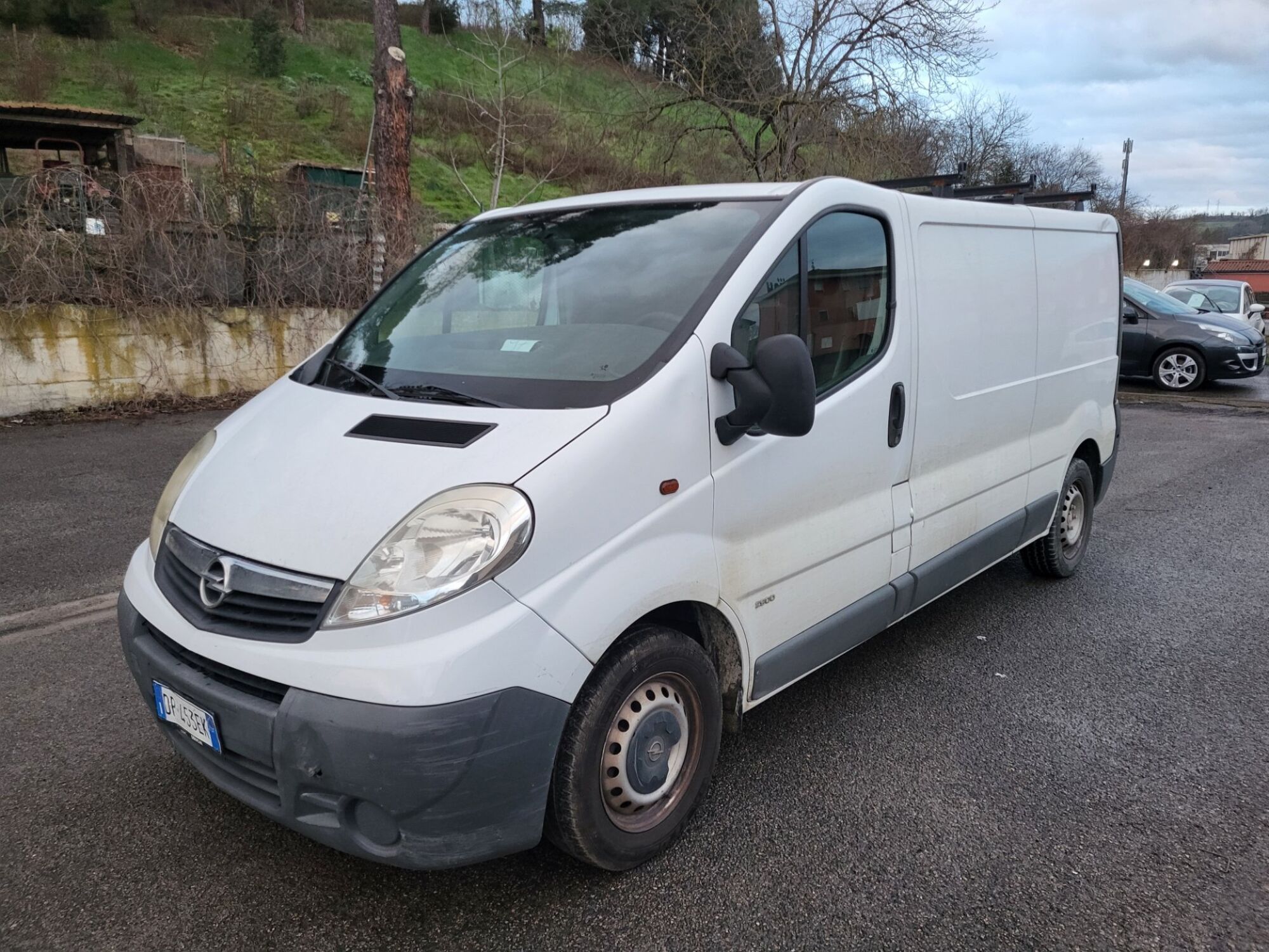 Opel Vivaro Furgone 27 2.0 CDTI 120CV PC-TN Furgone Fap  del 2008 usata a Terranuova Bracciolini