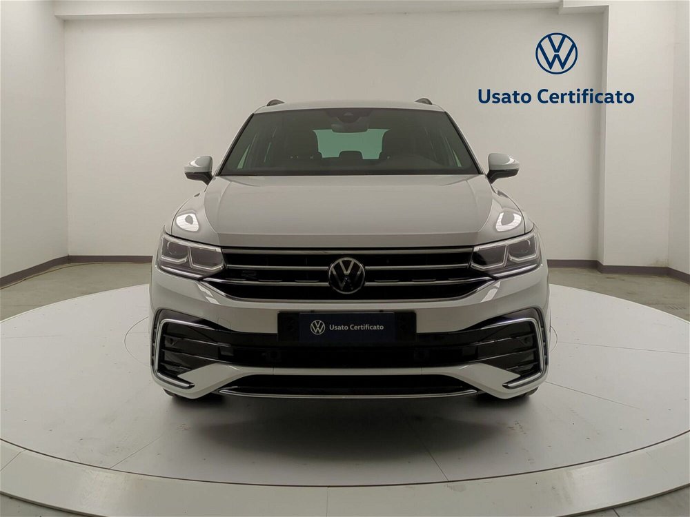 Volkswagen Tiguan 1.4 TSI eHYBRID DSG R-Line nuova a Pratola Serra (2)