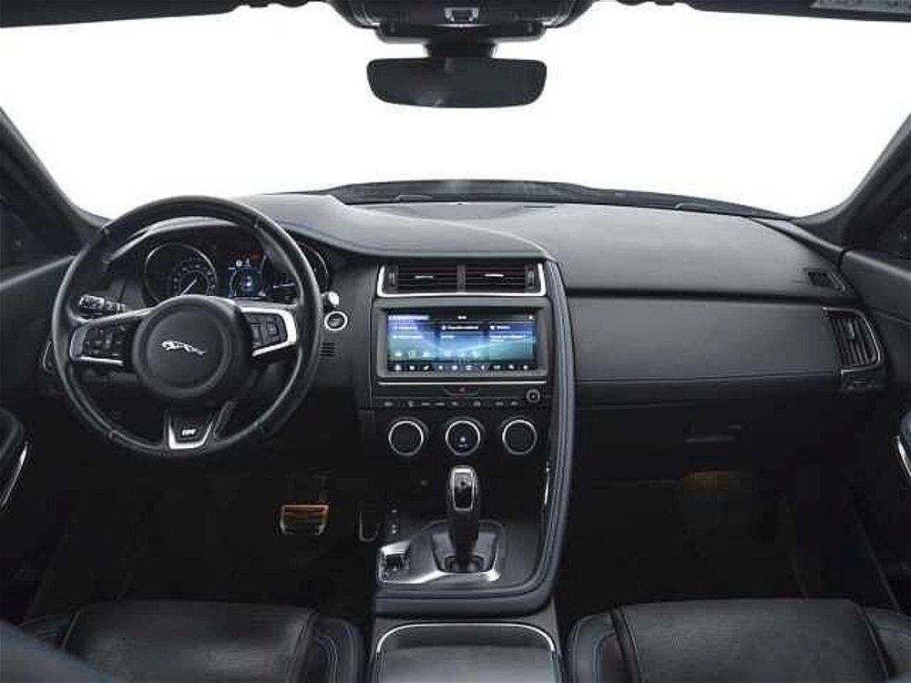 Jaguar E-Pace 2.0D 150 CV AWD aut. R-Dynamic S  del 2019 usata a Corciano (4)