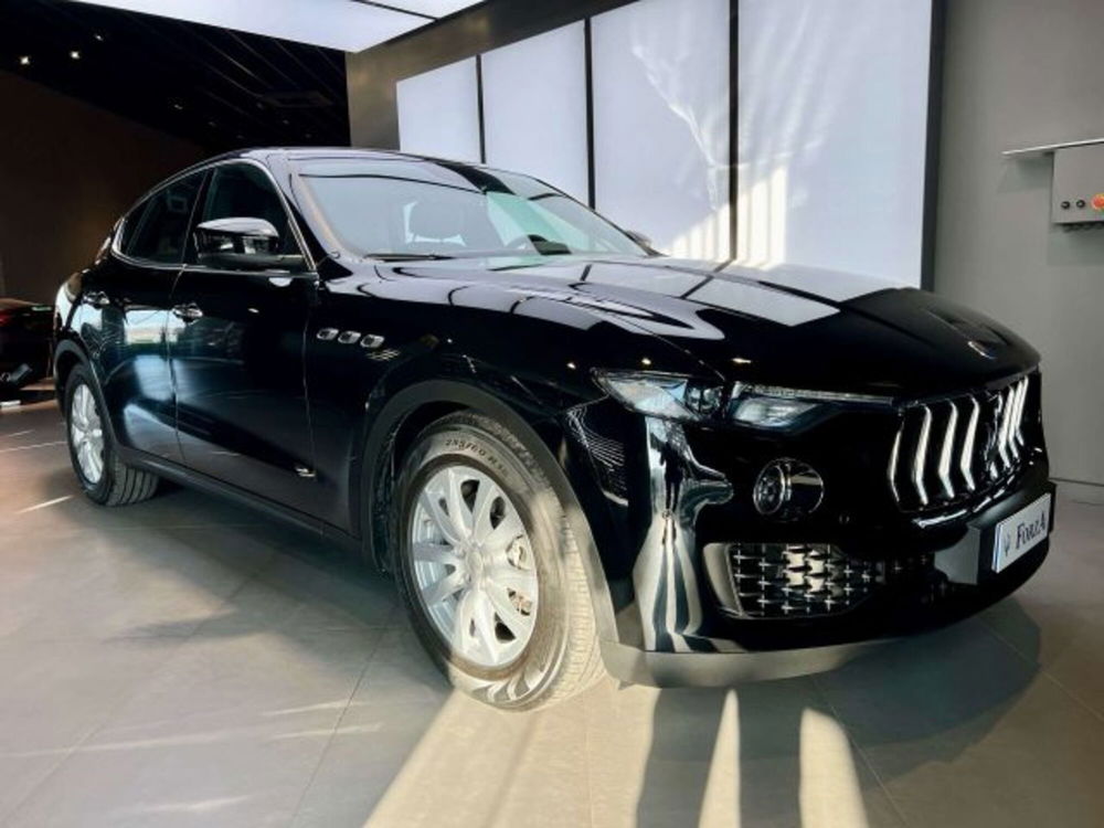 Maserati Levante usata a Torino (3)