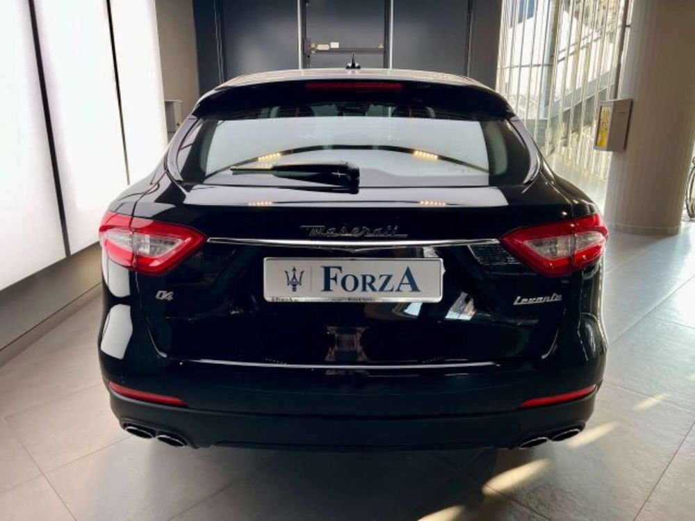 Maserati Levante usata a Torino (7)