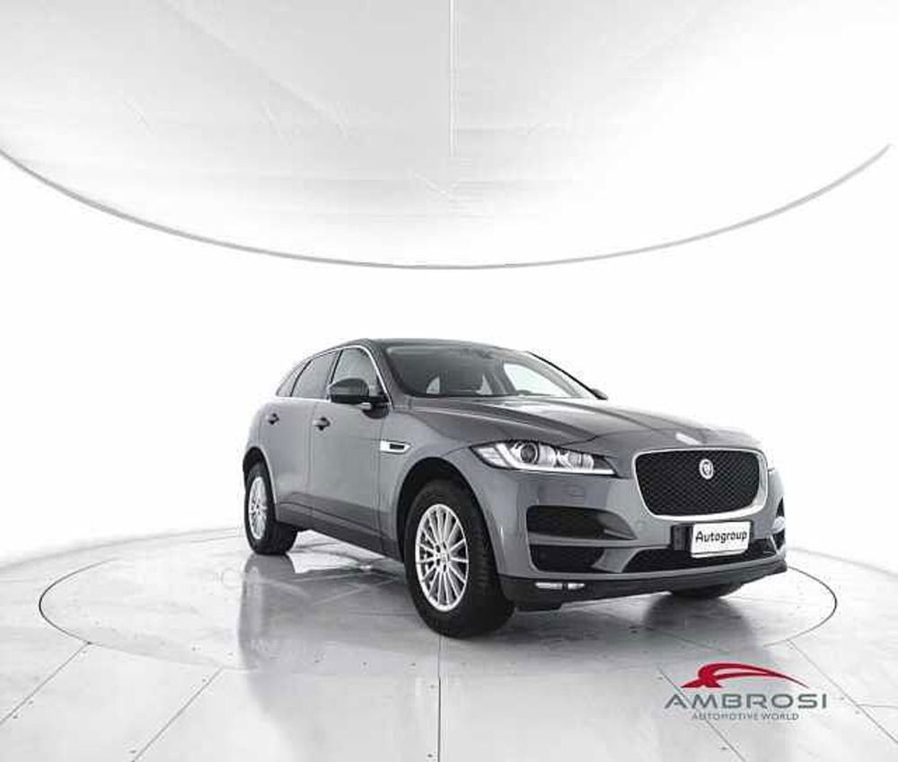 Jaguar F-Pace 2.0 D 180 CV AWD aut. Prestige  del 2017 usata a Corciano (2)