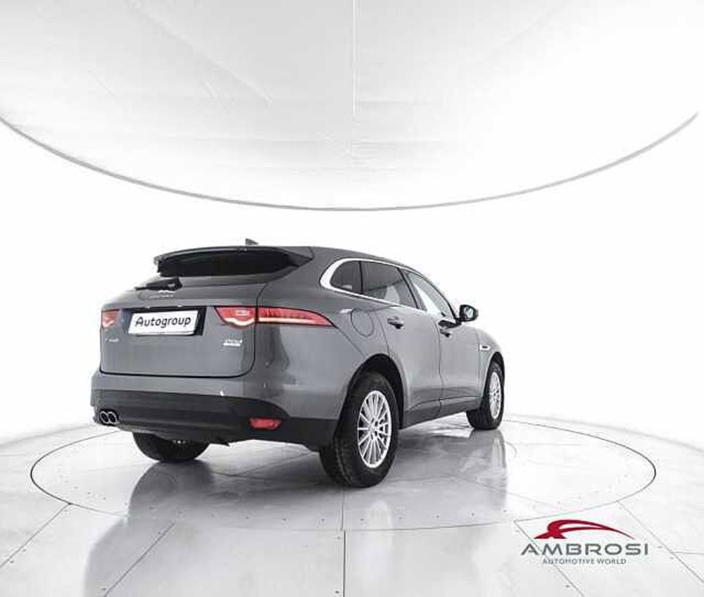 Jaguar F-Pace 2.0 D 180 CV AWD aut. Prestige  del 2017 usata a Corciano (3)