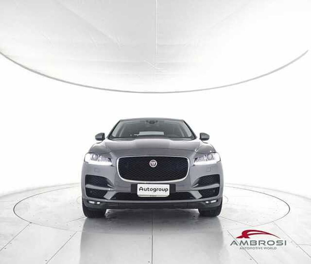 Jaguar F-Pace 2.0 D 180 CV AWD aut. Prestige  del 2017 usata a Corciano (5)