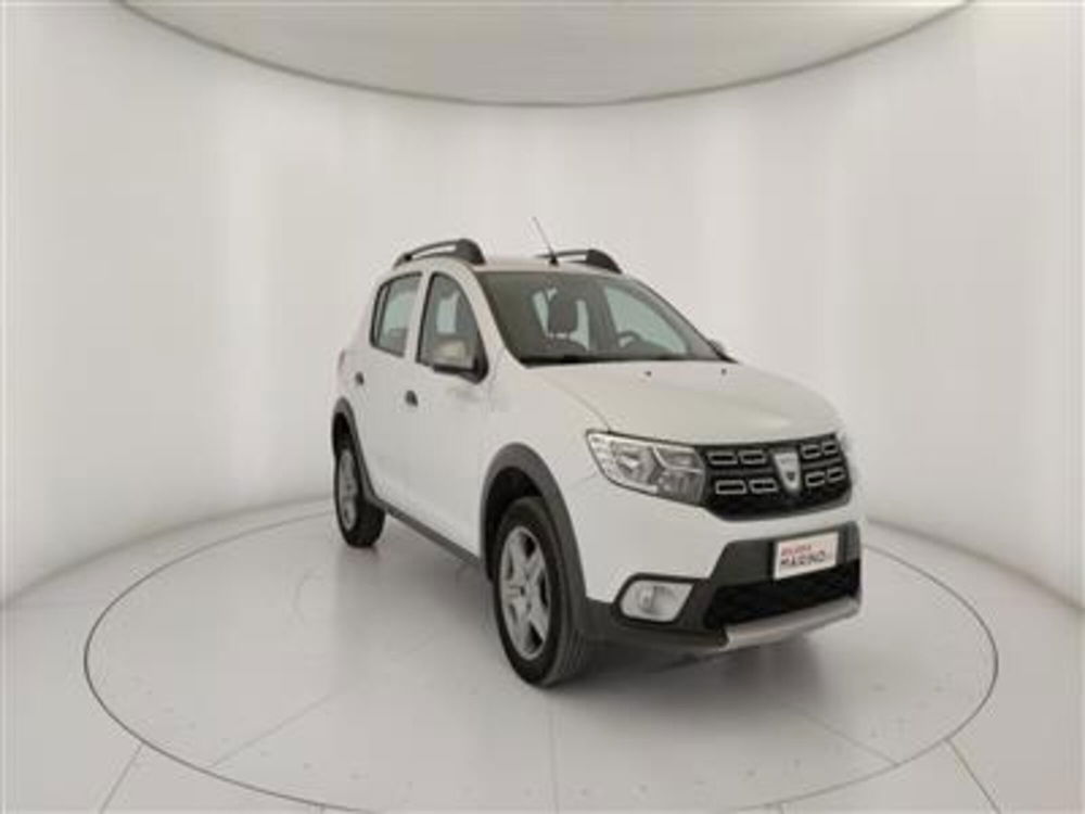 Dacia Sandero usata a Bari (11)