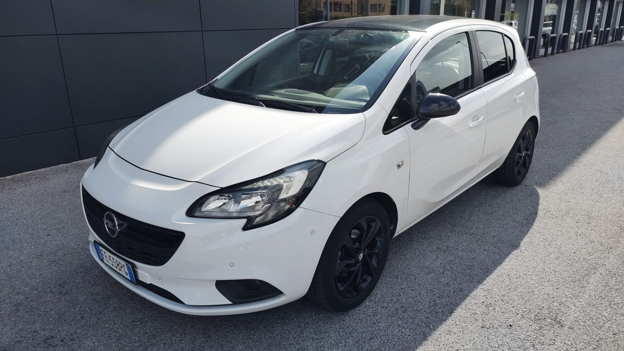 Opel Corsa 1.4 90CV GPL Tech 5 porte b-Color del 2016 usata a Monza