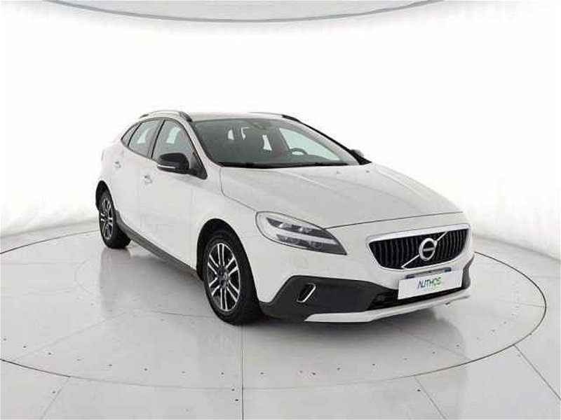 Volvo V40 Cross Country D2 Geartronic Business Plus my 18 del 2018 usata a Torino
