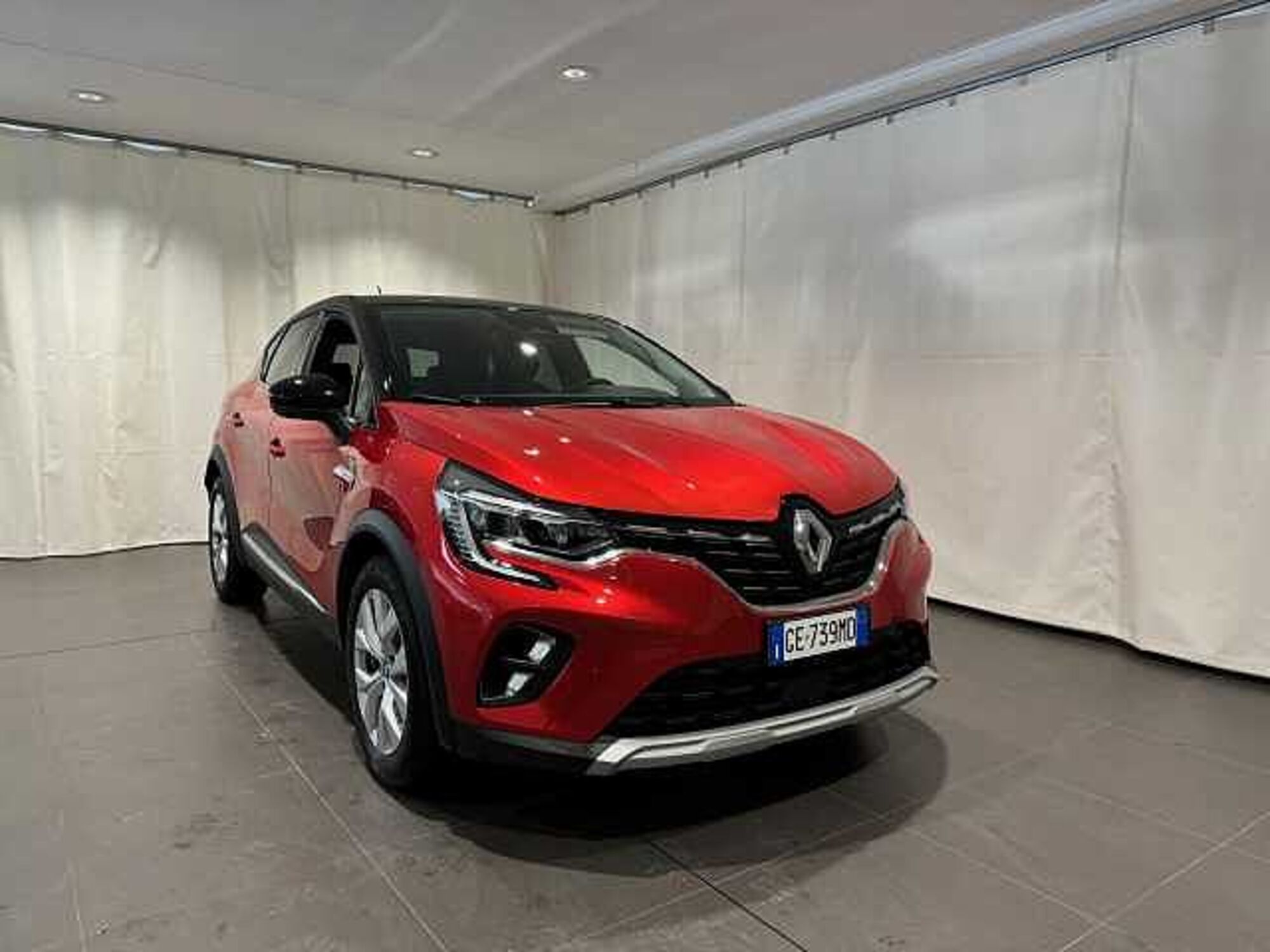 Renault Captur Plug-in Hybrid E-Tech 160 CV Intens  del 2021 usata a Genova