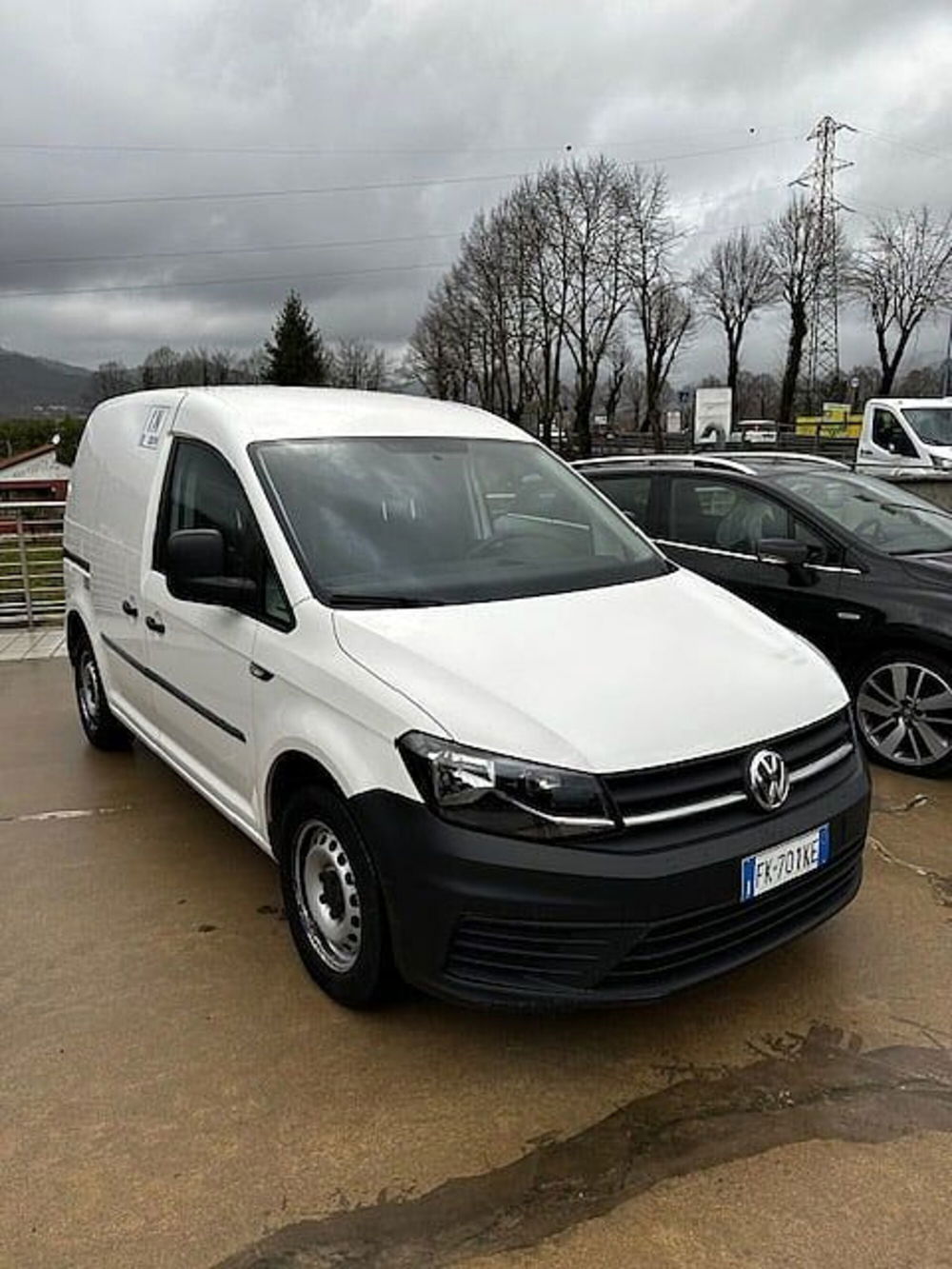 Volkswagen Caddy 2.0 TDI 102 CV Trendline Maxi  del 2017 usata a Beverino (3)