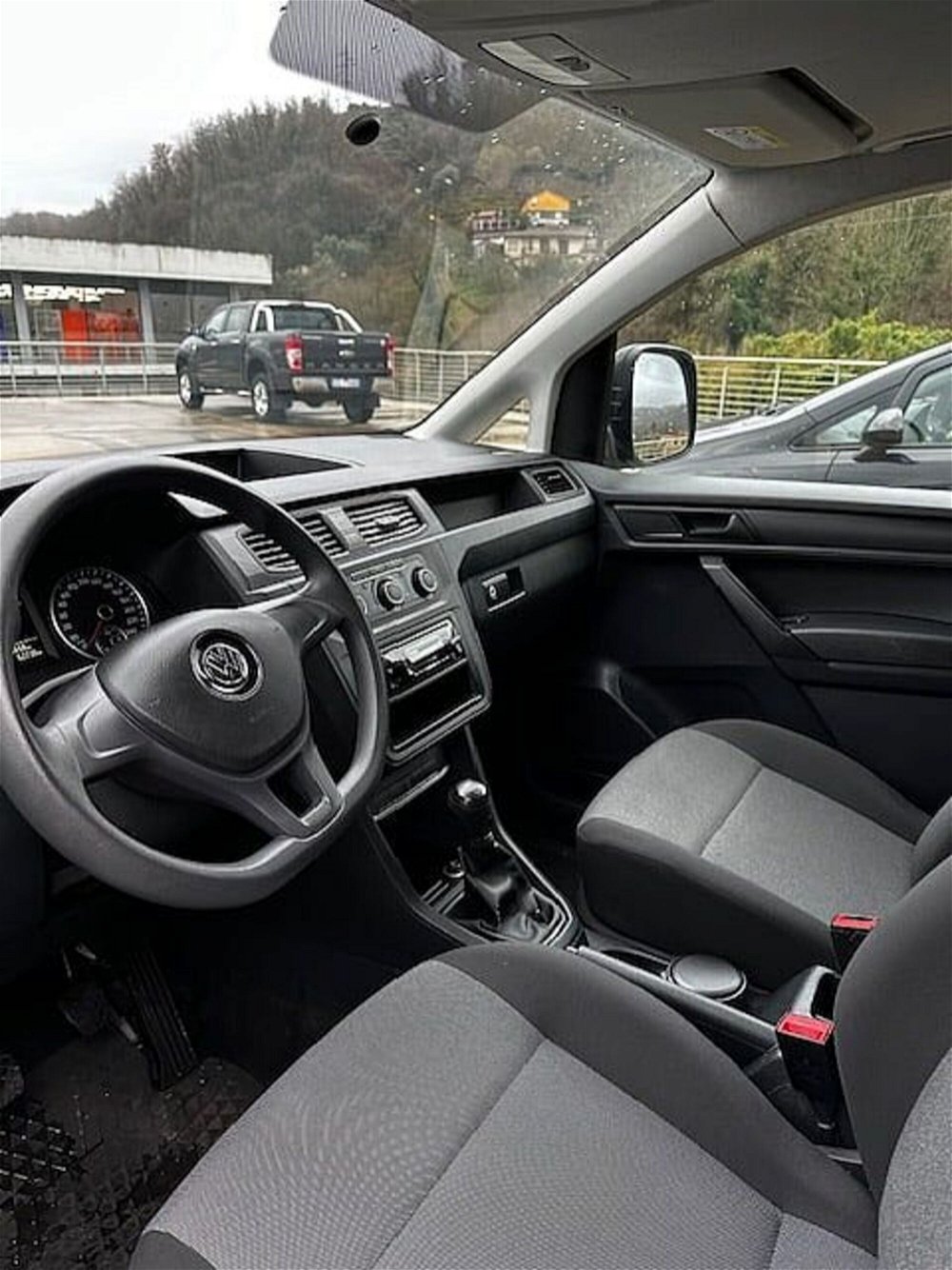Volkswagen Caddy 2.0 TDI 102 CV Trendline Maxi  del 2017 usata a Beverino (5)
