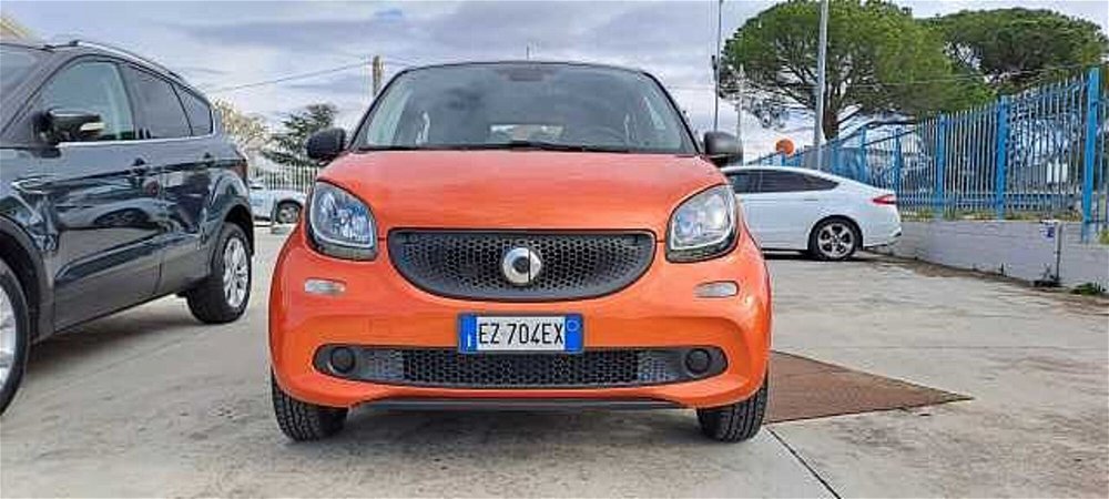 smart forfour forfour 70 1.0 Youngster  del 2015 usata a Matera (3)