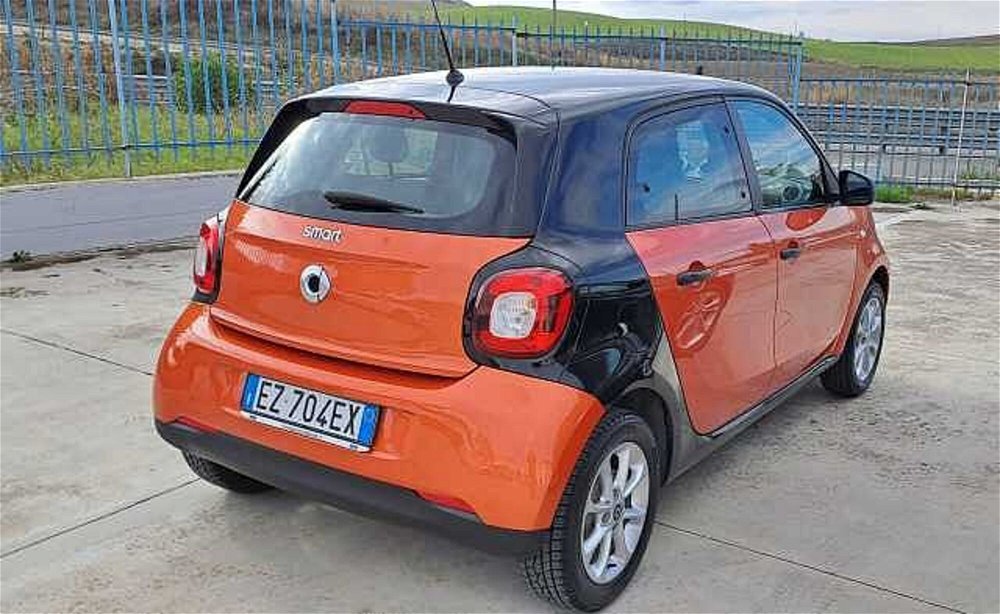 smart forfour forfour 70 1.0 Youngster  del 2015 usata a Matera (5)