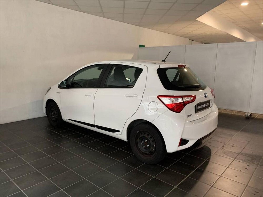 Toyota Yaris 1.5 Hybrid 5 porte Active  del 2020 usata a Torino (2)
