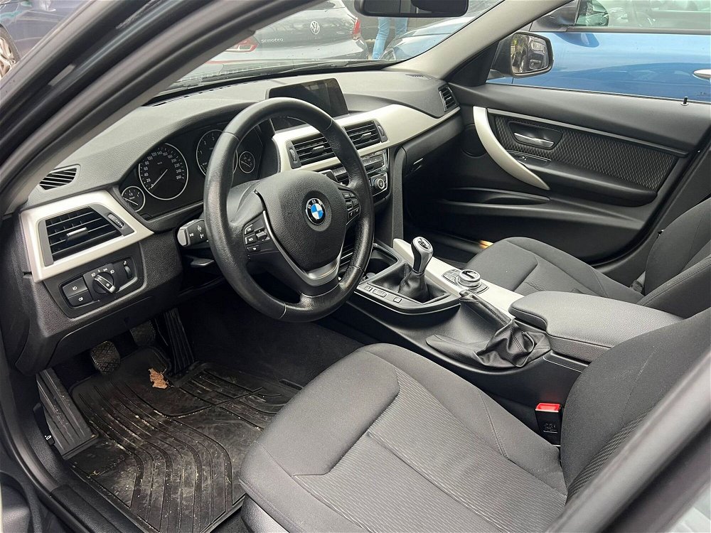 BMW Serie 3 318d Business Advantage  del 2017 usata a Fisciano (5)