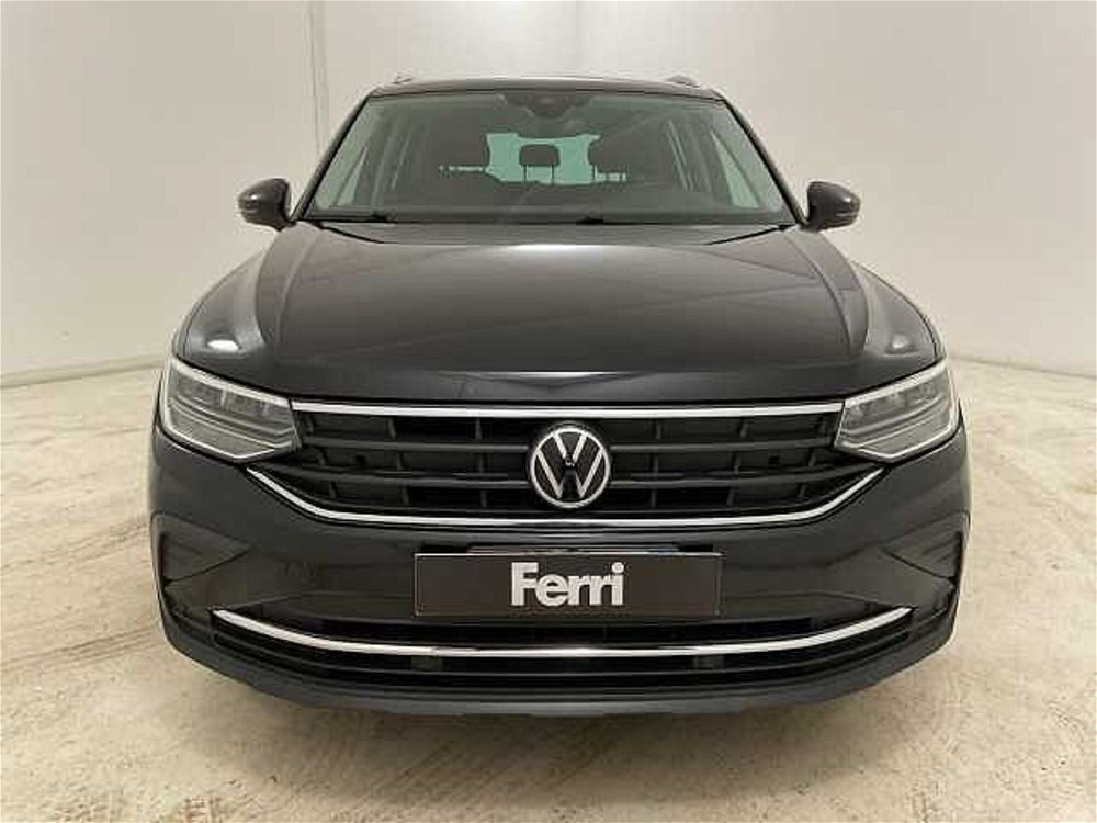 Volkswagen Tiguan 1.5 TSI ACT Life del 2021 usata a Cesena (4)