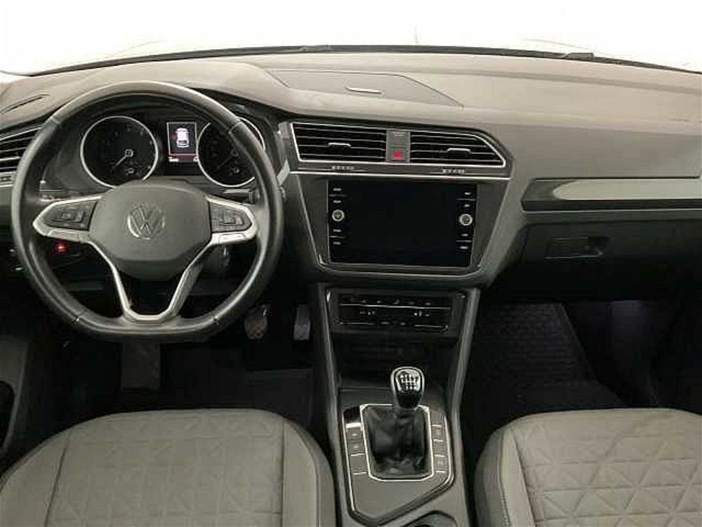 Volkswagen Tiguan 1.5 TSI ACT Life del 2021 usata a Cesena (5)