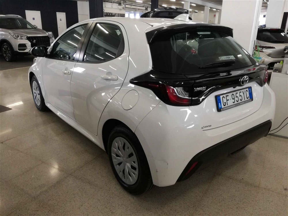 Toyota Yaris 1.0 5 porte Active  del 2021 usata a Salerno (3)