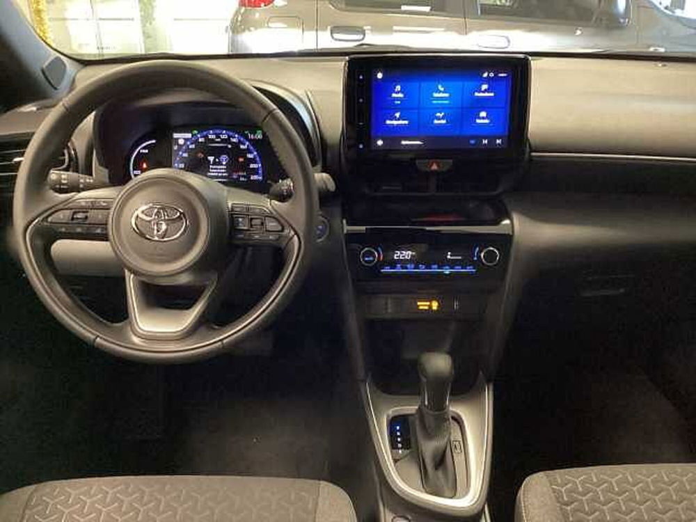 Toyota Yaris Cross nuova a Roma (9)