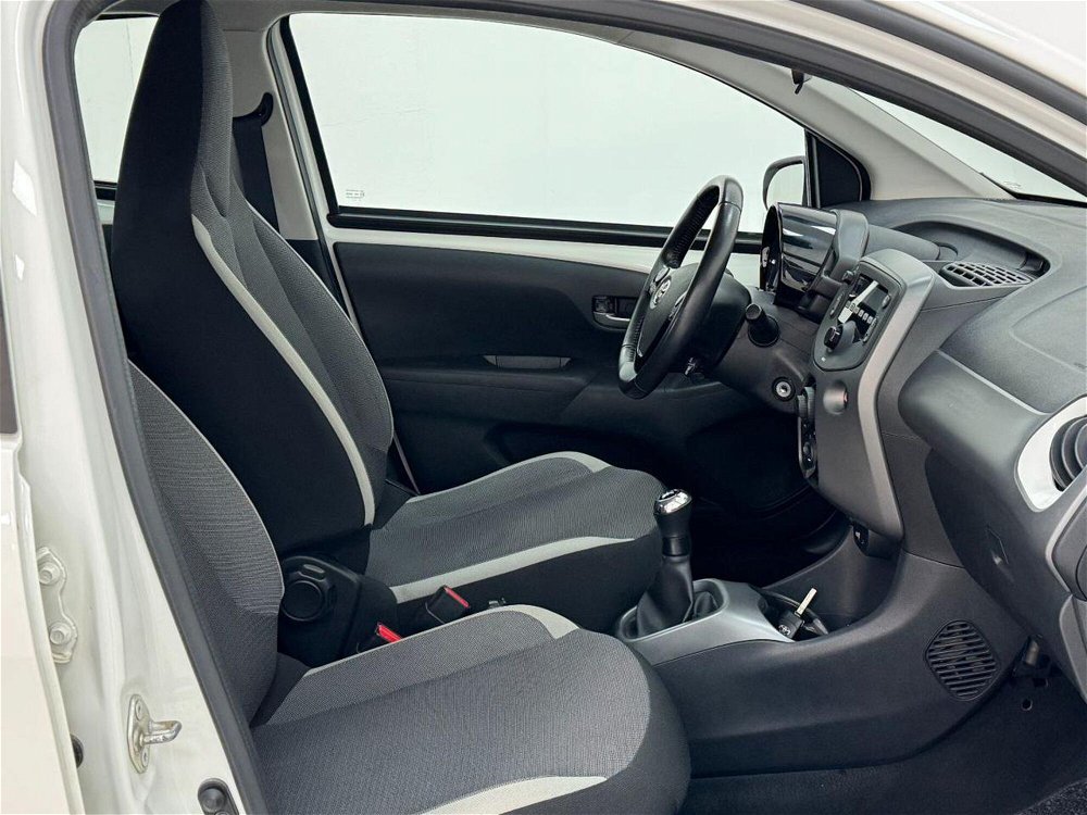 Toyota Aygo Connect 1.0 VVT-i 72 CV 5 porte x-cool del 2021 usata a Lurate Caccivio (3)