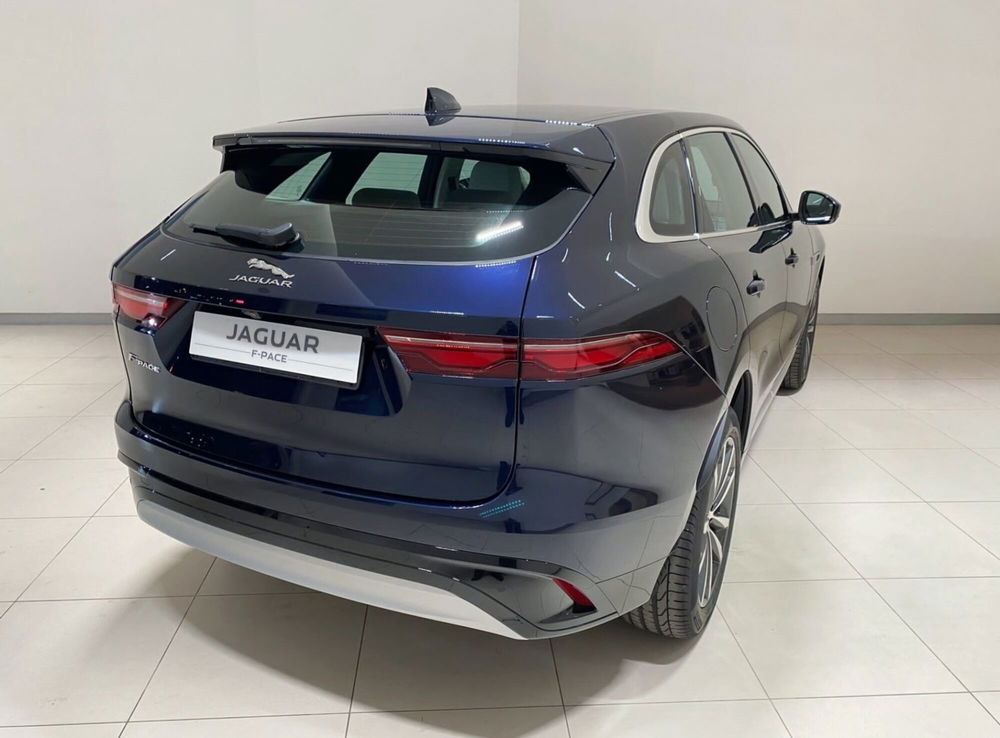 Jaguar F-Pace nuova a Napoli (2)