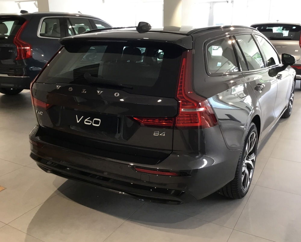 Volvo V60 nuova a Napoli (6)