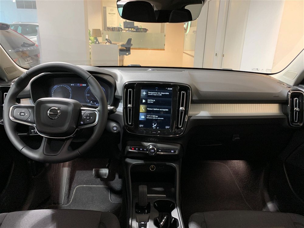 Volvo XC40 T5 Recharge Plug-in Hybrid automatico Core nuova a Napoli (5)