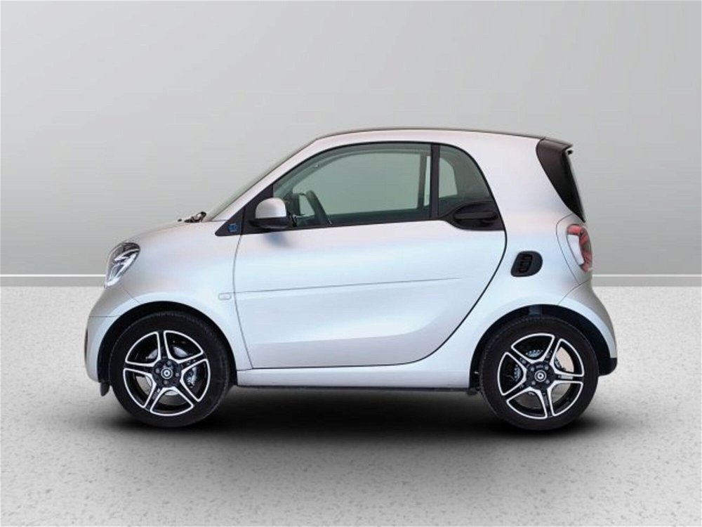 smart Fortwo Fortwo eq mattrunner 22kW del 2022 usata a Mosciano Sant'Angelo (3)