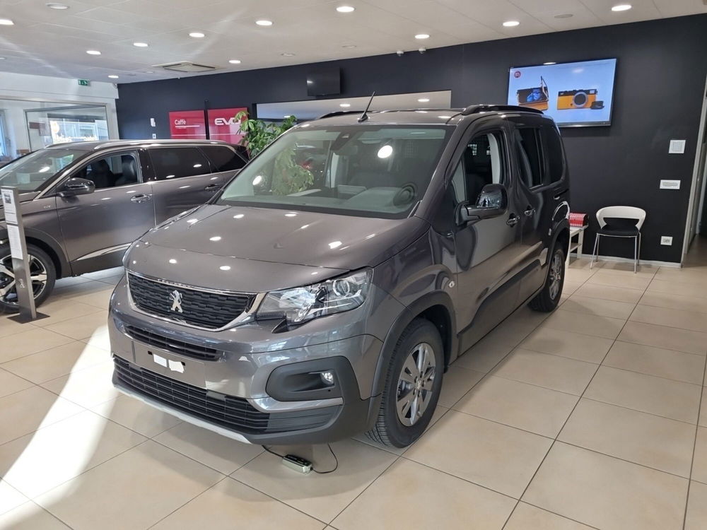 Peugeot Rifter nuova a Lucca