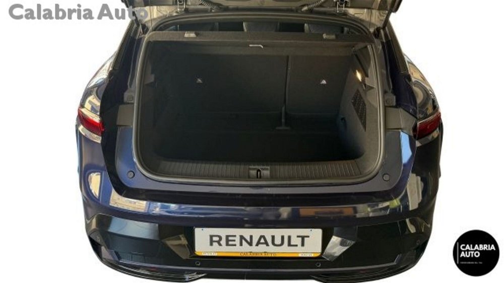 Renault Megane E-Tech Techno EV60 220cv AC22 nuova a Gioia Tauro (5)