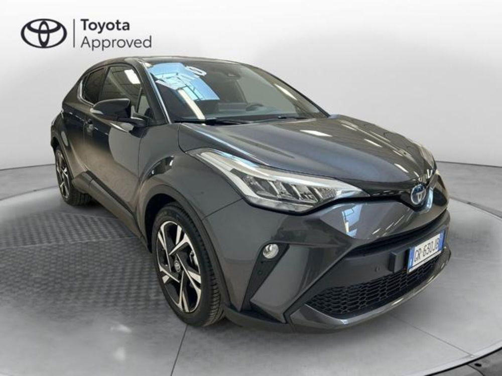 Toyota Toyota C-HR nuova a Cuneo (3)