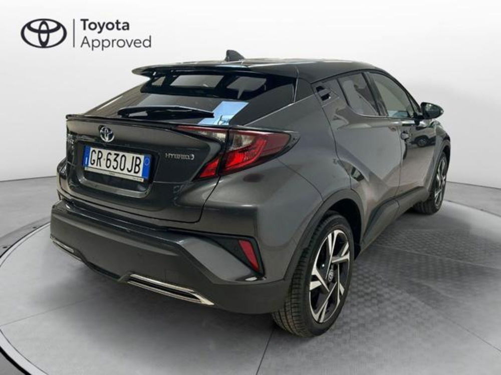 Toyota Toyota C-HR nuova a Cuneo (4)