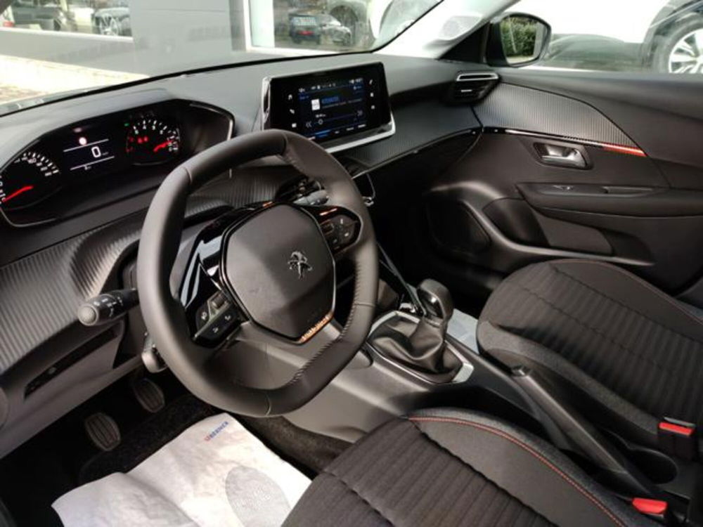 Peugeot 208 nuova a Salerno (10)