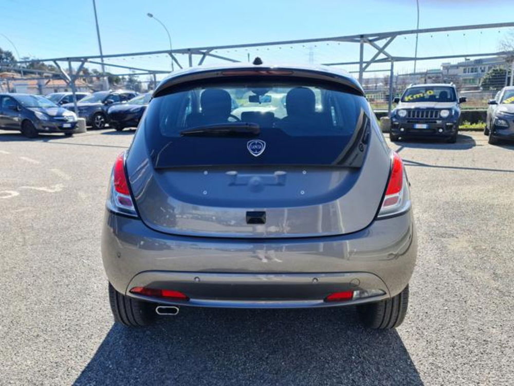 Lancia Ypsilon nuova a Torino (7)